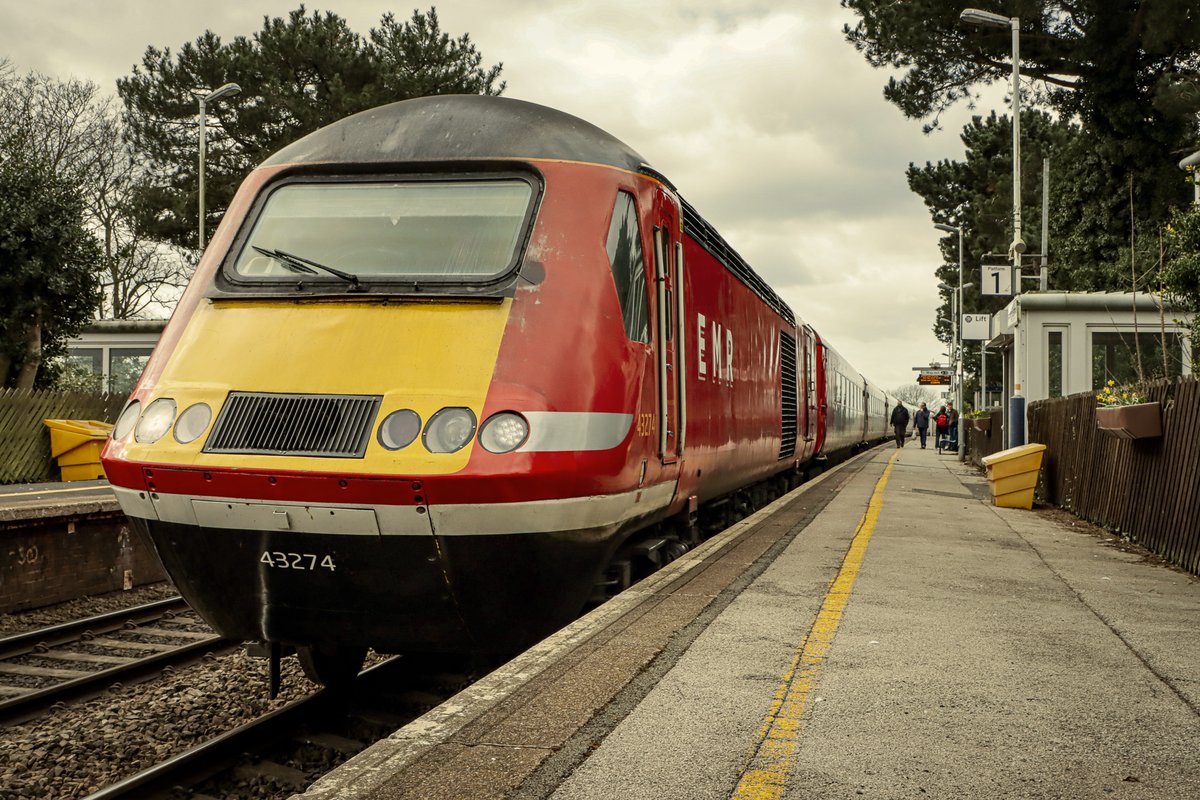 alanlmsca's tweet image. Parting is such sweat sorrow...
@EastMidRailway HST arrives at Long Eaton with the 1C43/10:50 Leeds to London service on 21/3/21 #YesEMR #HST #InterCity125