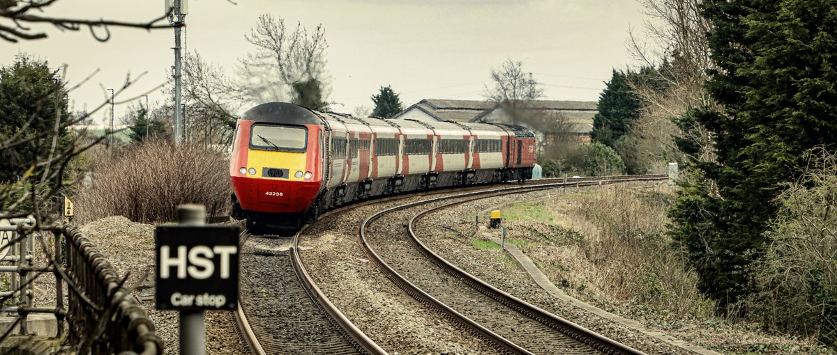 alanlmsca's tweet image. Parting is such sweat sorrow...
@EastMidRailway HST arrives at Long Eaton with the 1C43/10:50 Leeds to London service on 21/3/21 #YesEMR #HST #InterCity125
