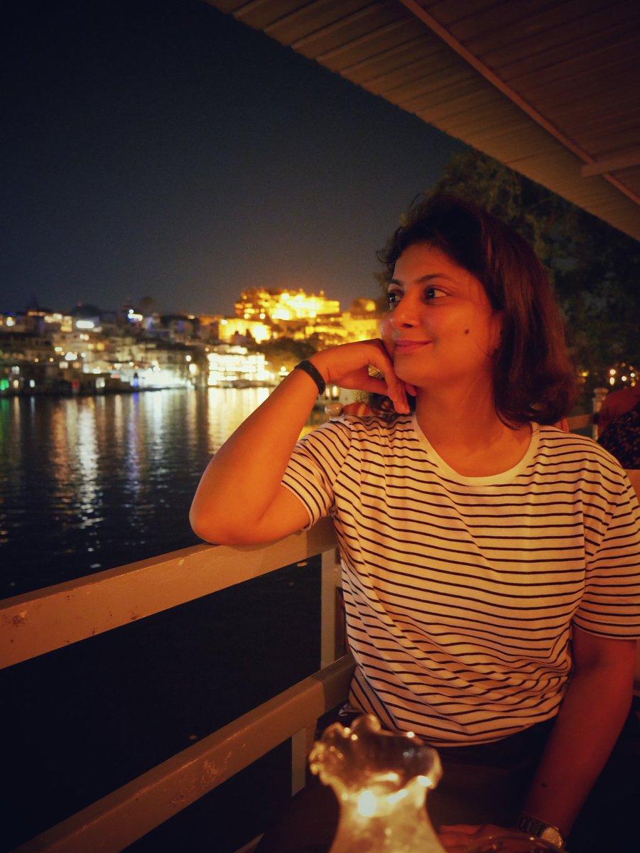 TripsAndLove's tweet photo. Here's a short glimpse of how we spent our Day-1 in #Udaipur.

➡️ Crossed the old alleys, soaked in the magical views of Lake Pichola, spent some time near a "Ghat" &amp; relished some of Rajasthan's delicious savouries, along side the lake-view. 🚣‍♀ @my_rajasthan @incredibleindia https://t.co/ZA9cOIF1Qf