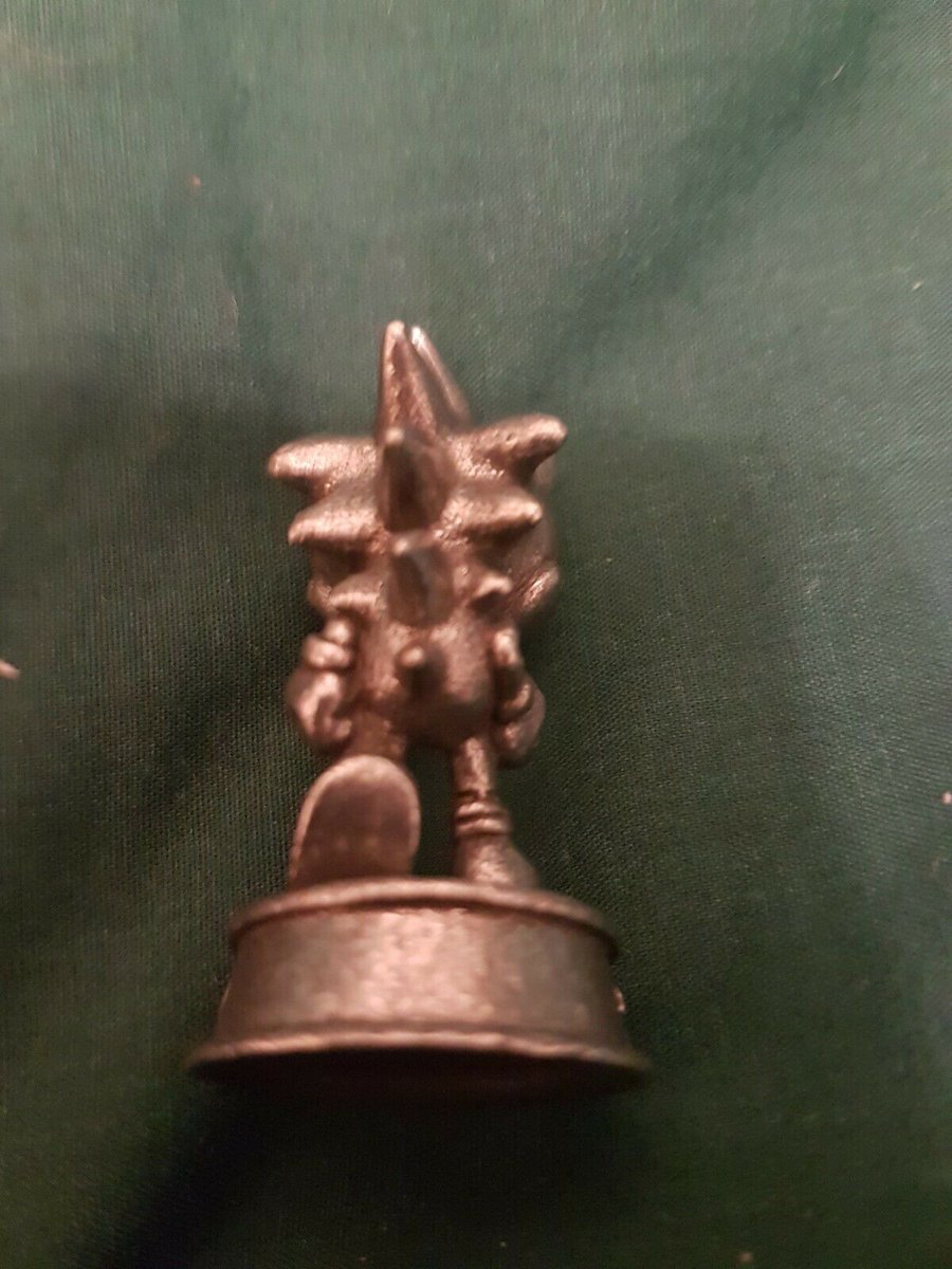 TwistedRKO's tweet photo. A rare piece of SEGAWORLD London History. #segaworld #SegaMegaDrive #SEGAWORLDLONDON #pewter #SonicStatue https://t.co/dOoLTwmDpv