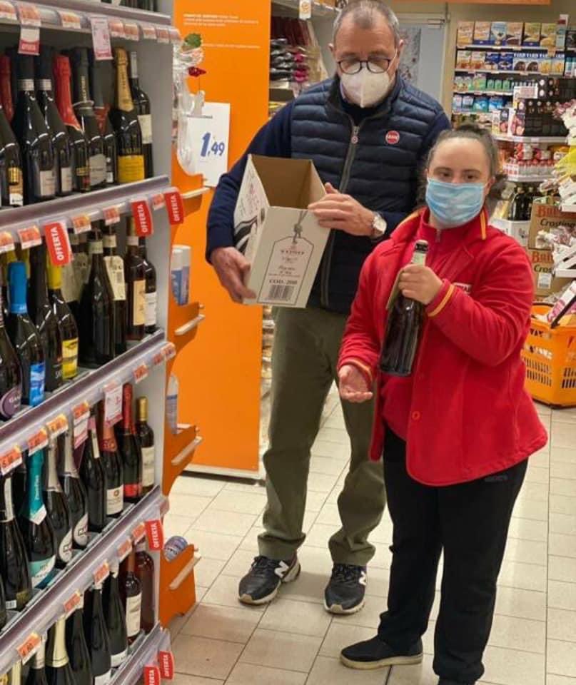 MassimoSertori_'s tweet image. Nella giornata mondiale delle persone con sindrome di #Down voglio fare i complimenti a Jessica che oggi ha firmato il contratto a tempo indeterminato in una rinomata catena di supermercati. Oltre ogni #pregiudizio.Perché la #diversità è un valore aggiunto💪🏻
#WorldDownSyndromeDay