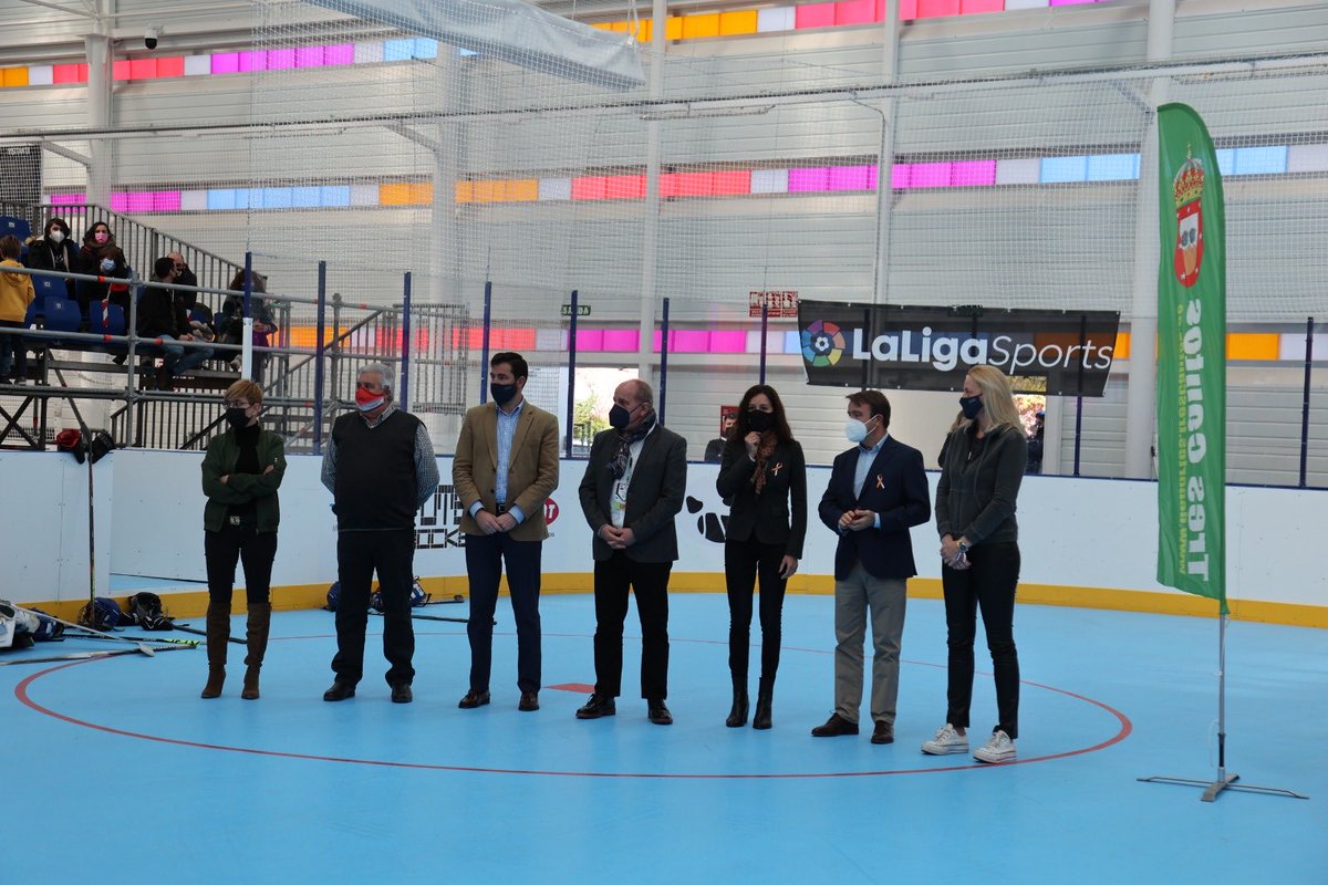 CarmeloRFEP's tweet photo. Día intenso de competiciones en Madrid, Copa de la Reina se Hockey Linea y Liga Nacional de Freestyle. https://t.co/nwArrDj2ni
