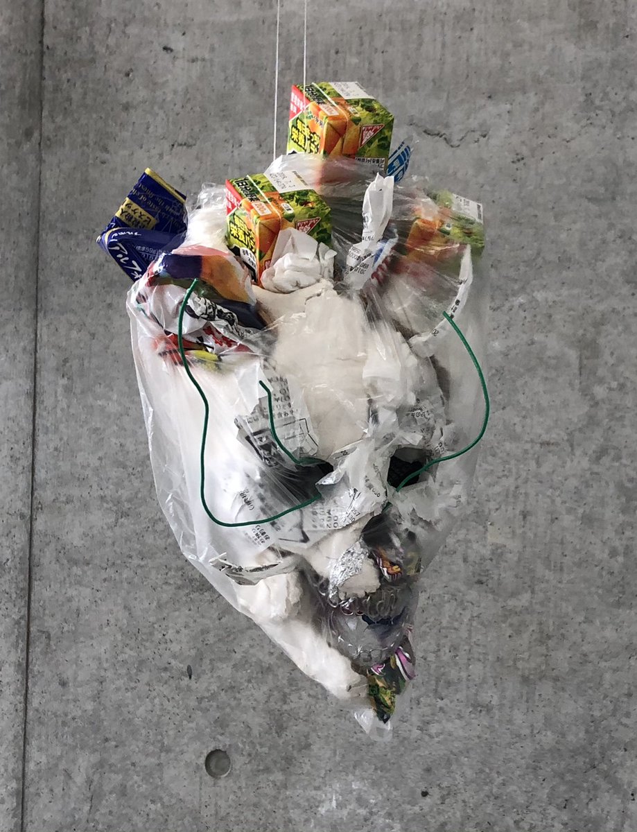 crazyugly7's tweet photo. 「醜態から、」

W20cm × D15cm × H30cm
素材:俺の部屋のゴミ

#art #sculpture #sculptor #アート #彫刻 #いけたく #artwork #drawing #イラスト #illustration #イラスト好きさんと繋がりたい https://t.co/c0u7K94TUa