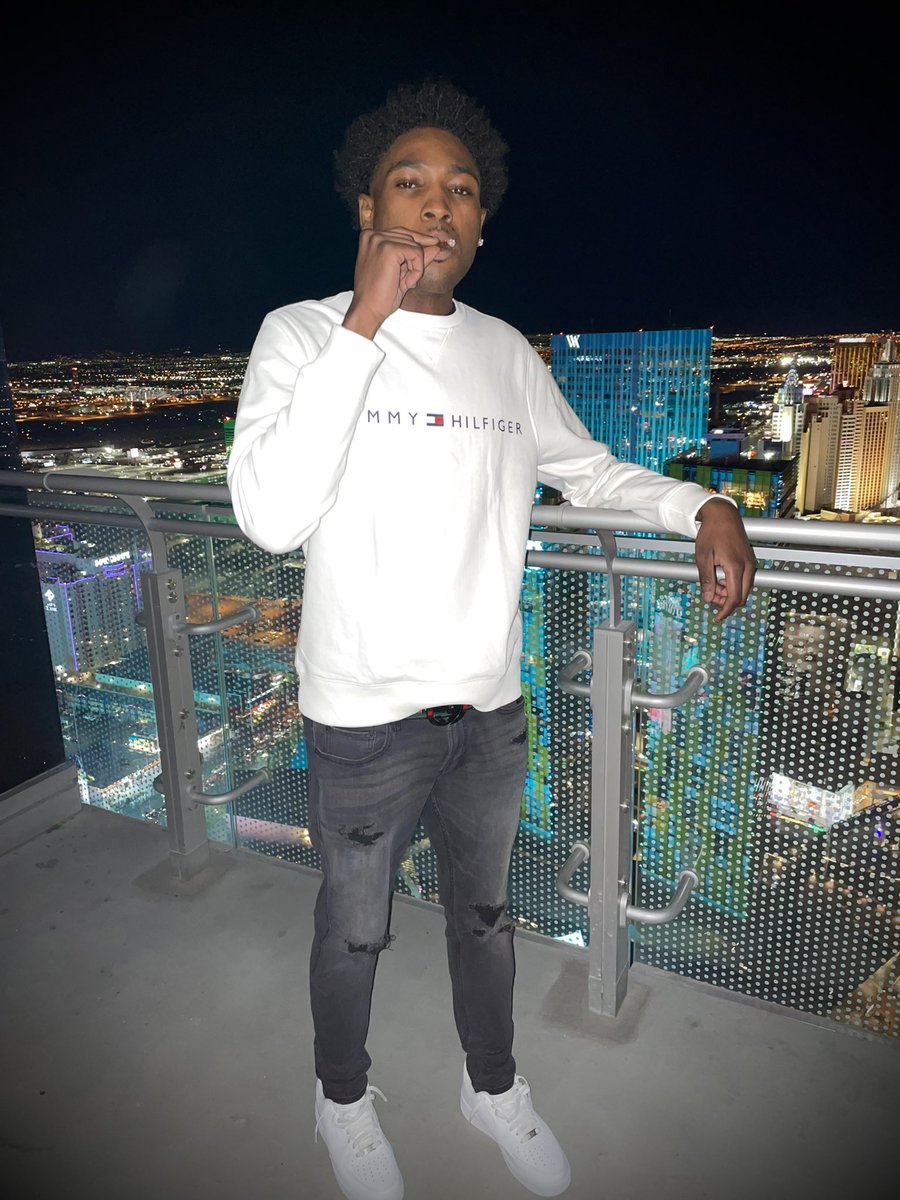 NarlyJayEmpire's tweet image. Chasin Greatness 💫🎲 #CashCluck #NeverBrokeAgain #RealRyte