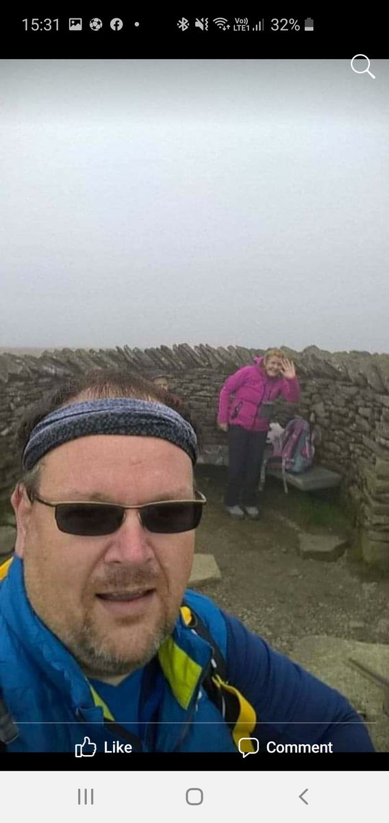 theNo1Mimi's tweet photo. #penyghent #photobomb

@JuliaBradbury @JuliasWalks https://t.co/iE2KkQvJxU