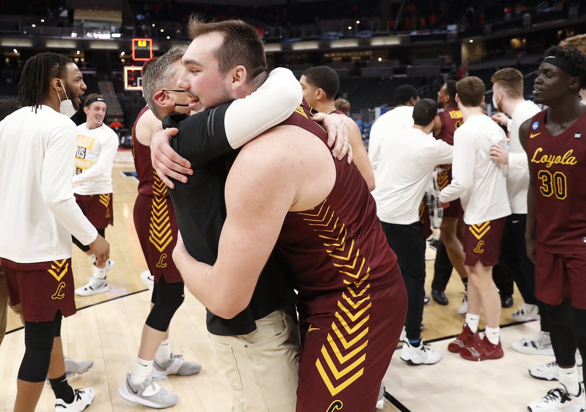 Loyola Men's Basketball tweet media
