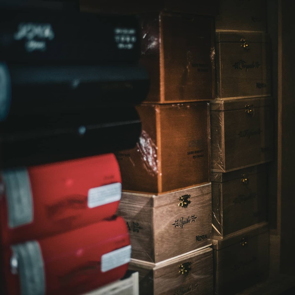 cjcigars1's tweet photo. Great day to crack open a new box.
.
.
#cjcigars #gurkhacigar #joyacigars #cigarlife #cigarculture #cigarphotos #botl #sotl #cigarsmoker #cigarporn #cigarsnob #cigarsandwhiskey #cigarsandscotch #cigarsandcoffee #cigarsandbourbon https://t.co/KpFTym1U1G