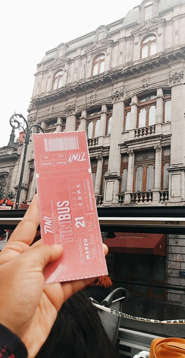 Viry_67's tweet photo. Hoy en el #Tinibus celebrando a nuestra TINI 💖
@stoesselmexico 
@TiniStoessel https://t.co/zT7Eamygy4