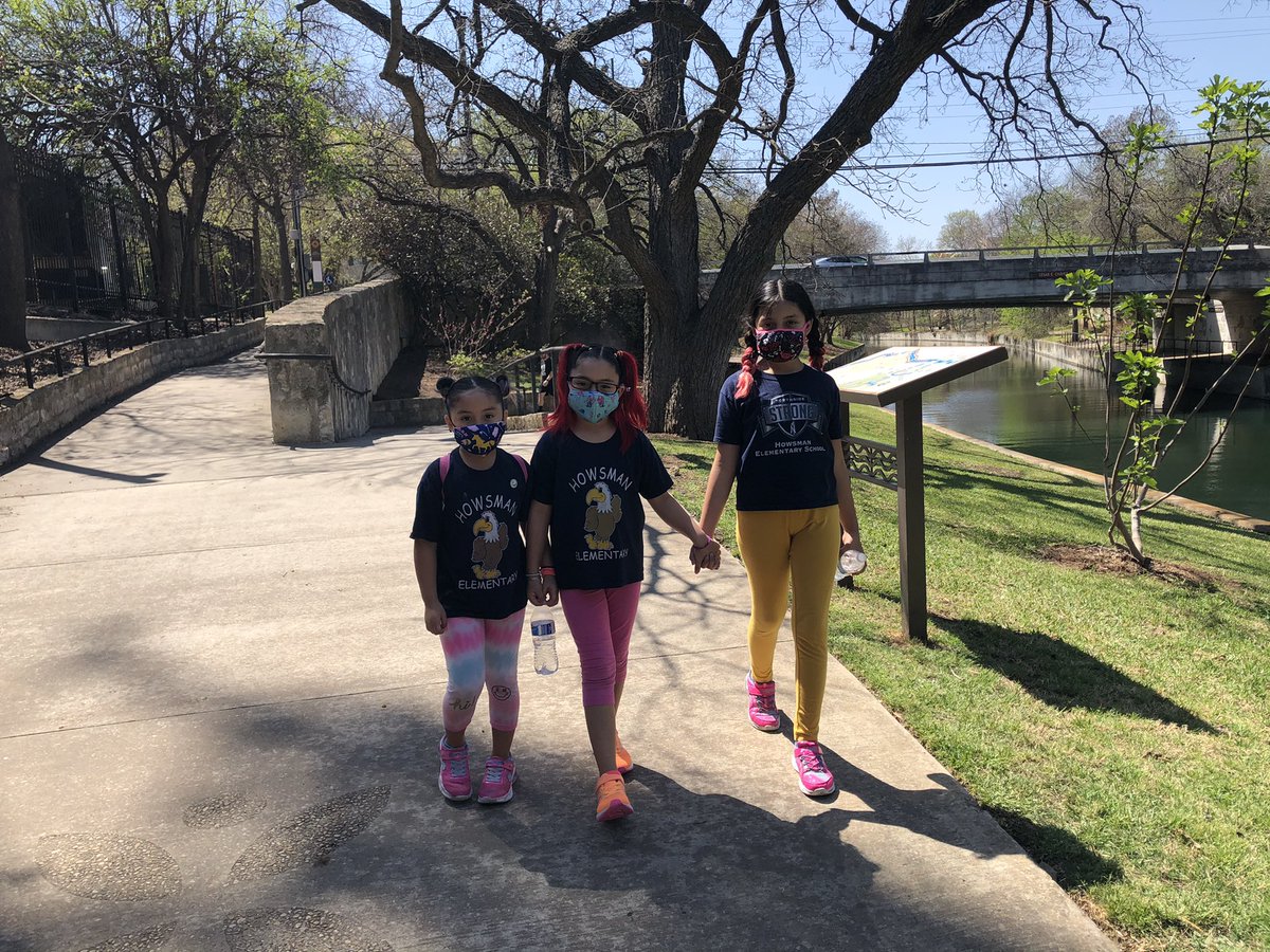 FRANKYLESSO's tweet photo. Here there and everywhere! @NISD @NISDHowsman @NISDGTAA @nisdgteac #HowsmanStrong https://t.co/JngBJZkPl3