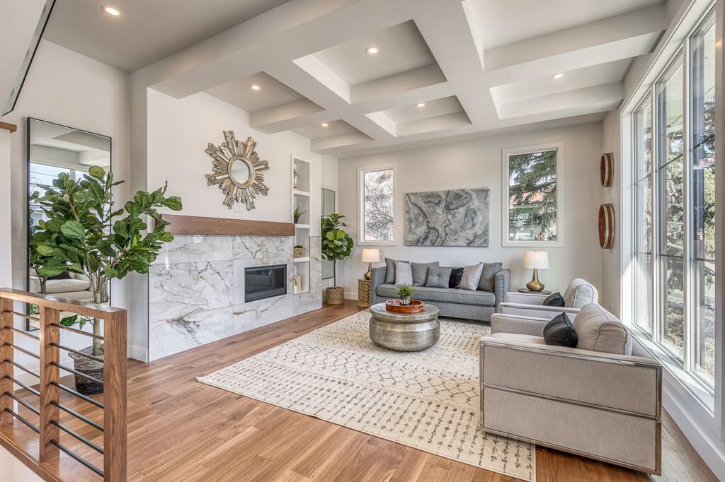 pamfieber's tweet photo. Staged and now on the market,
gorgeous detached home in trendy #MardaLoop by @MiNoHomes, marketed by @eminsozkan
#yycre #yycrealestate #homestaging #EditHomeStaging #stagingsells #calgaryre #RESACalgary #calgarystagers #calgarystagers #RESAproud #homestylist #RESAsocial https://t.co/gPm8g2nSgq