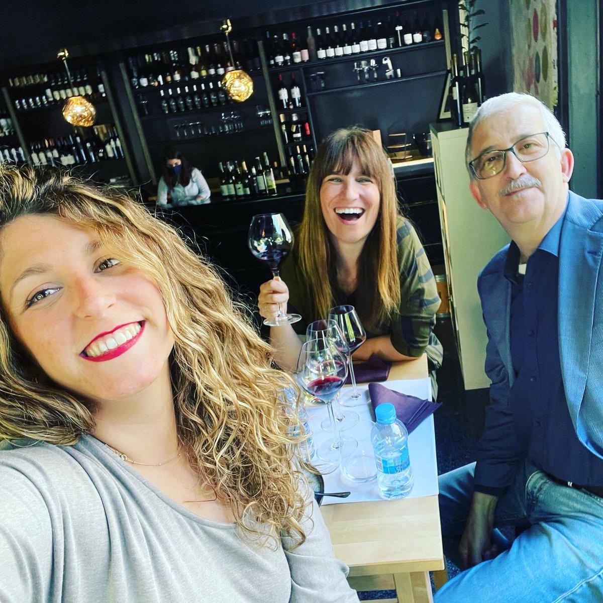 lauraocamar's tweet photo. Este año por el día del padre hemos hecho una cata con Flor de Sal. Un plan muy divertido y recomendable 🍷🍷🍷#Planpadreehijas #Regalo #DíadelPadre #Planfamiliar

(El paseo al terminar para bajar el vino se considera obligatorio 😅) https://t.co/AEJayhId3A