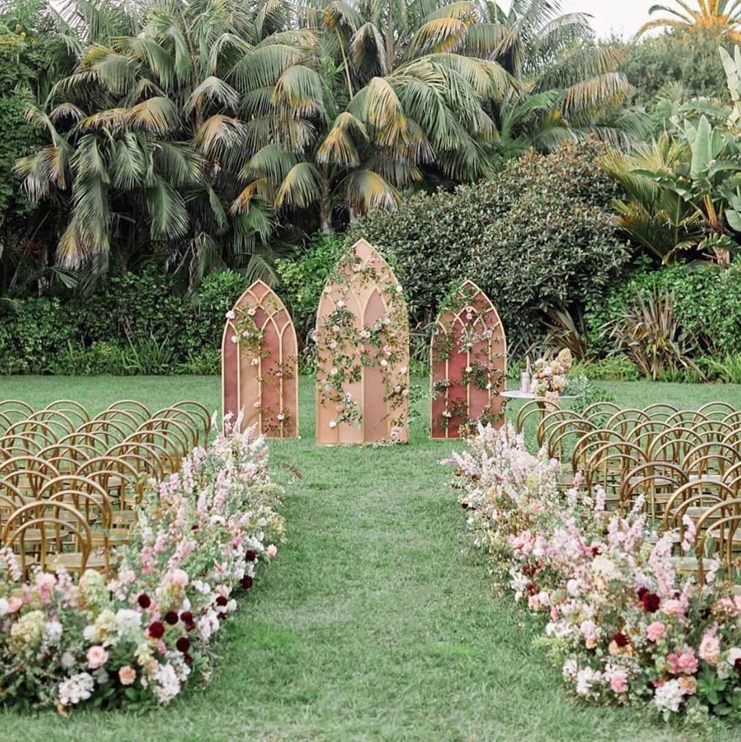 Captivated by this ceremony aisle!  Imagine walking down this beautiful setup surrounded by gorgeous florals, gold chairs to an absolutely epic ceremony backdrop! 🤤
Photo: @brandonkiddphoto
Planning + Design: @amorology
Florals: @oakandtheowl
Video: <a href="/618studios/">Sixeighteen Studios</a>
Rentals: <a href="/adore/">things i adore:</a>