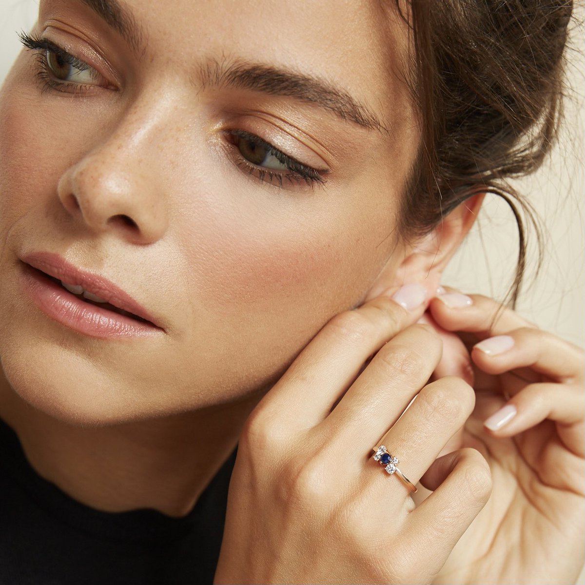 ecksand's tweet photo. Everyday dainty pieces handcrafted with ethically-sourced, expertly curated White and Blue Sapphires set into 100% recycled gold. Discover more sustainable jewels via the link in our bio!

#sapphirejewelry #whitesapphire #sapphireearrings #sapphirerings https://t.co/gU38VN8zqO