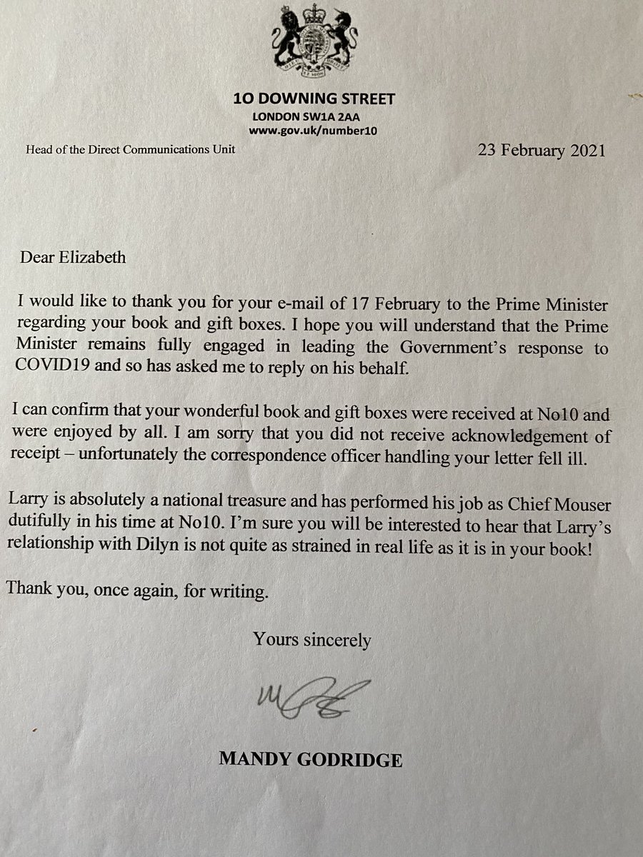 ElizabethRadcl5's tweet photo. Every wondered how Larry the Cat 🐱 and Dilyn the Dog 🐶 really get on x check out my letter I was sent from 10 Downing Street when I sent Boris and Carrie a copy of my book 📚 Larry at Number 10 for Wilfred xxx 😽 #number10cat #kidsbooks #picturebooks #SCBWI_ https://t.co/pdgytWmd4I