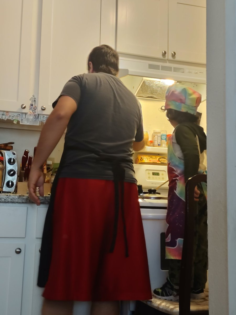 PlanetLovingMom's tweet photo. I love it when the men of the house cook food for me 💙😊

#tonicmasculinity
#kingsraisekings
#mymen https://t.co/fGDKNB5ewe