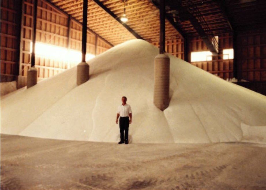 SiteOneSupply's tweet photo. LESCO's first sulphur-coated urea fertilizer was manufactured in 1978. Over 40 years later, #LESCO is bigger and better than ever. https://t.co/eCLCKHT7ao https://t.co/OhCWD8fQKC