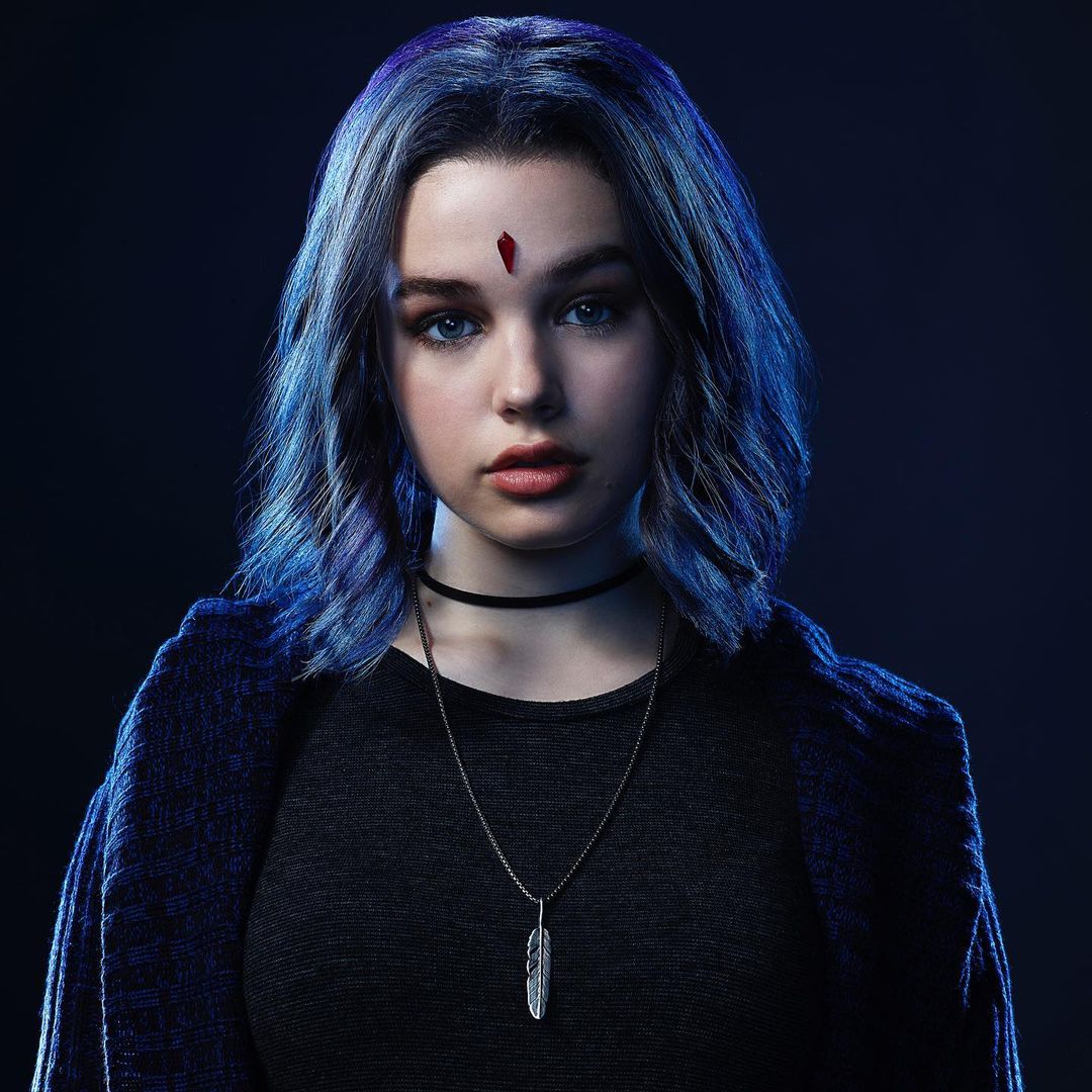 DCTitans Brasil on X: 🚨 Teagan Croft (Rachel) está indo gravar