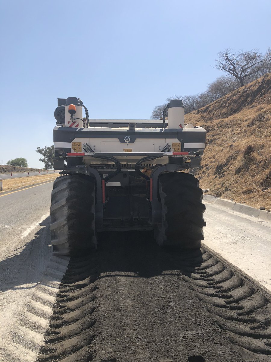 sserment's tweet photo. Base estabilizada con asfalto espumado con 80% de material recuperado aplicada en autopista de alta especificación. Una alternativa ecológica, económica y con excelente desempeño.
#Calidra #SiempreAhí #Estabilical https://t.co/usHtFgcrsp