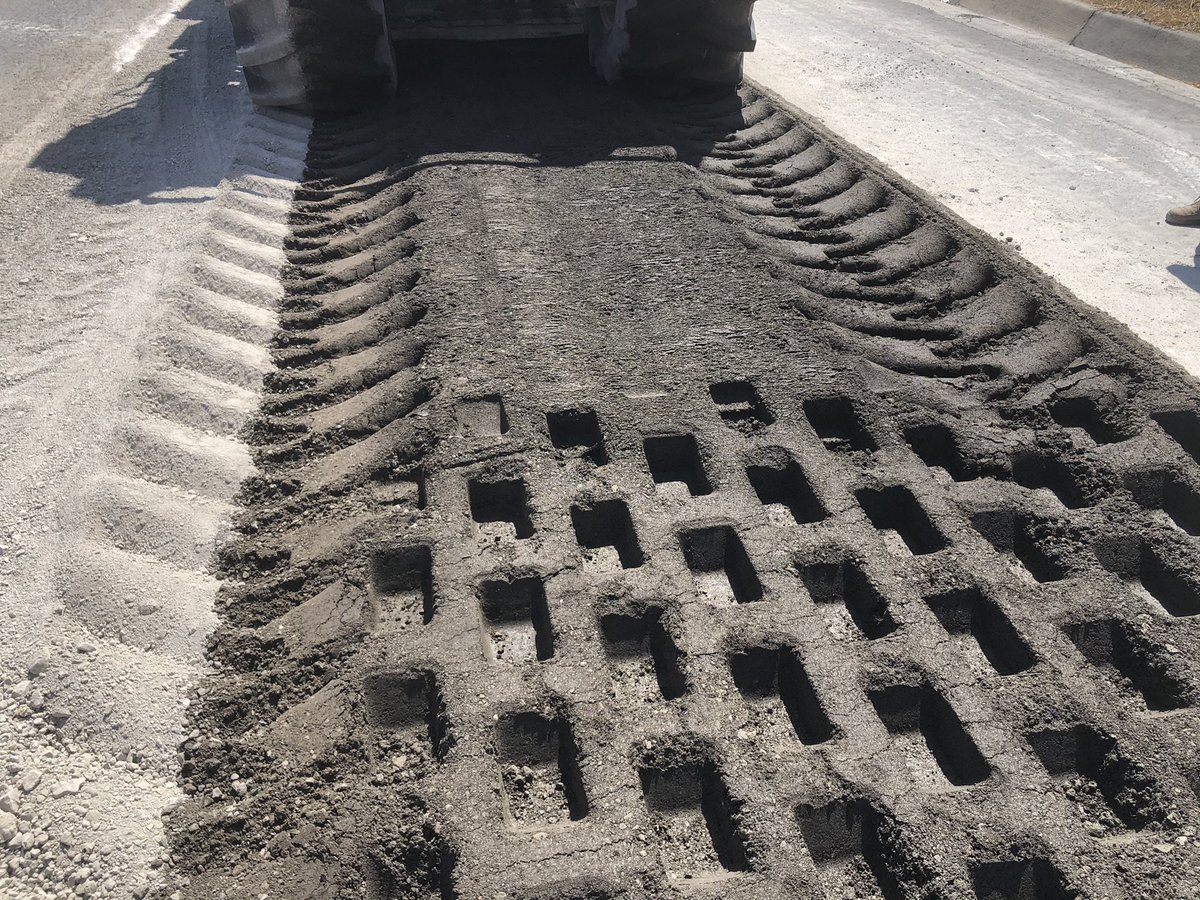 sserment's tweet photo. Base estabilizada con asfalto espumado con 80% de material recuperado aplicada en autopista de alta especificación. Una alternativa ecológica, económica y con excelente desempeño.
#Calidra #SiempreAhí #Estabilical https://t.co/usHtFgcrsp