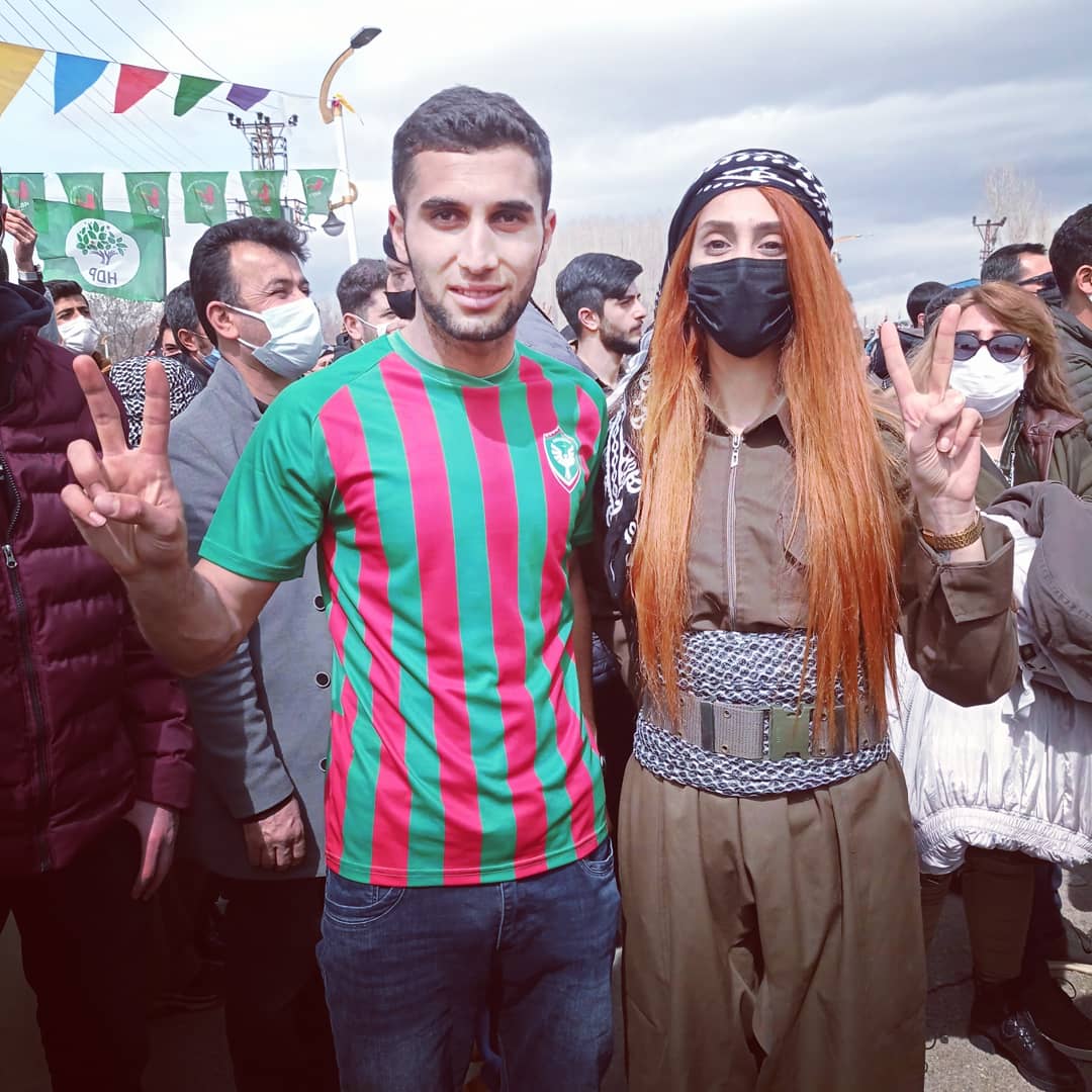 ez_dijwar's tweet photo. #YeniProfilResmi https://t.co/19UcR4pldO