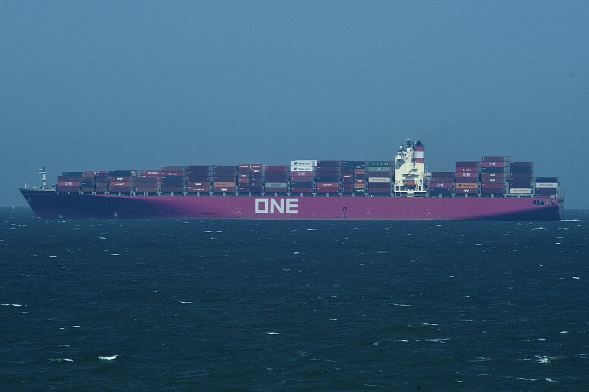 johnmorgan726's tweet photo. The ONE MODERN, IMO:9475636 @ONENorthAmerica formerly the MOL Modern, en route to Norfolk, VA, #NIT flying the flag of the Marshall Islands 🇲🇭. #ONE #ONEModern #ContainerShip #ShipsInPics https://t.co/FgDvKTJcbc