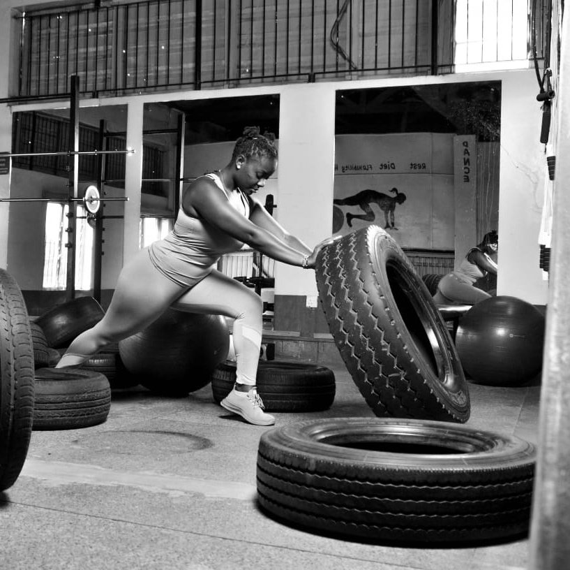 #NewProfilePic2021 
Fit girls rock. We playing with tyres not Bentley. Black, thick and fit queens rock. Mwalimu would be proud 
A like and retweet to support this Kenyan Girl
#fitnessgirl #abs #FitnessModel #KOT #HarryandMeghanonOprah