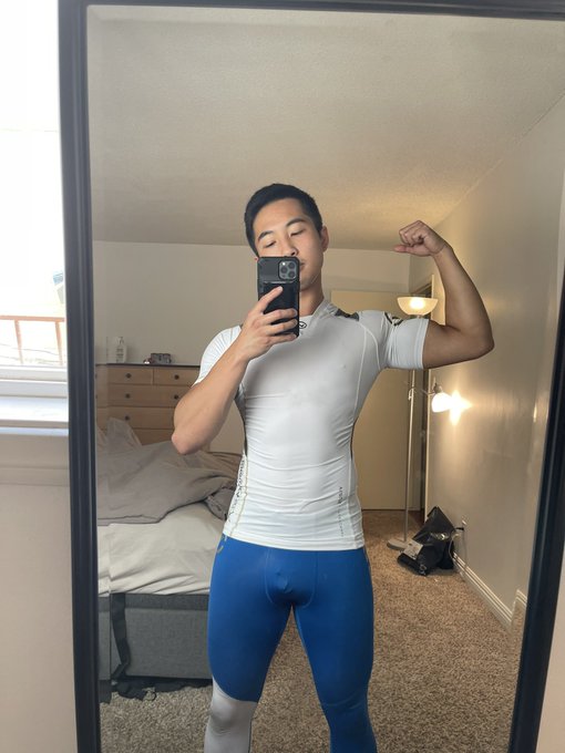 Today&rsquo;s gym outfit. What do you guys think? Should I make spandex Sunday a thing? https://t.co/0BmM9<a href="/tag/chastity"class="tags"><span>#chastity</span></a><a href="/tag/handsfreecum"class="tags"><span>#handsfreecum</span></a><a href="/tag/teamlocked"class="tags"><span>#teamlocked</span></a><a href="/tag/cumfromanal"class="tags"><span>#cumfromanal</span></a>