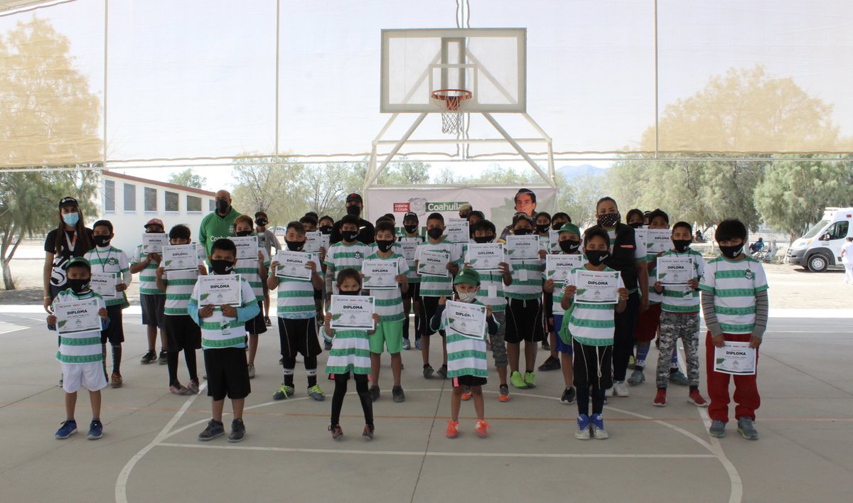 pronnif's tweet photo. Gran jornada deportiva estamos viviendo en #ViescaPuebloMágico #ClínicasGuerreras, organizadas por #PRONNIF, el @INEDEC_Coahuila y @ClubSantos ⚽️ ⚽️ https://t.co/AvaRqVUCuz