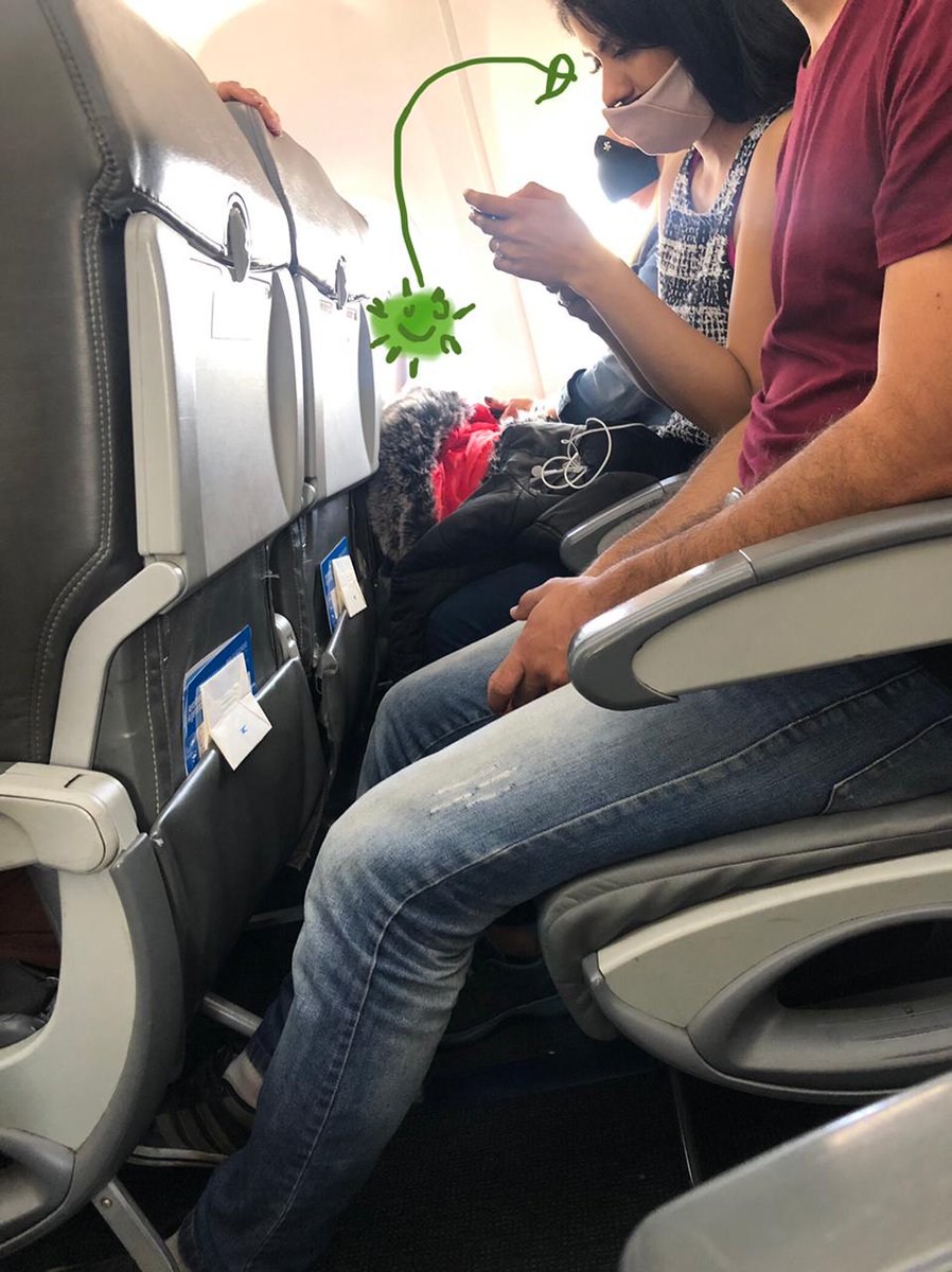 vero767's tweet photo. @Aerolineas_AR @todonoticias @BAProvincia 
Lindo protocolo el de la empresa , deplorable la tripulación de cabina poniendo orden.
Después no quieren contagiarse . Donde esta el control por parte de la empresa. Vuelo saliendo a Ushuaia 21/03/2021 16 hs.
Ezeiza https://t.co/5Q21GOdW64