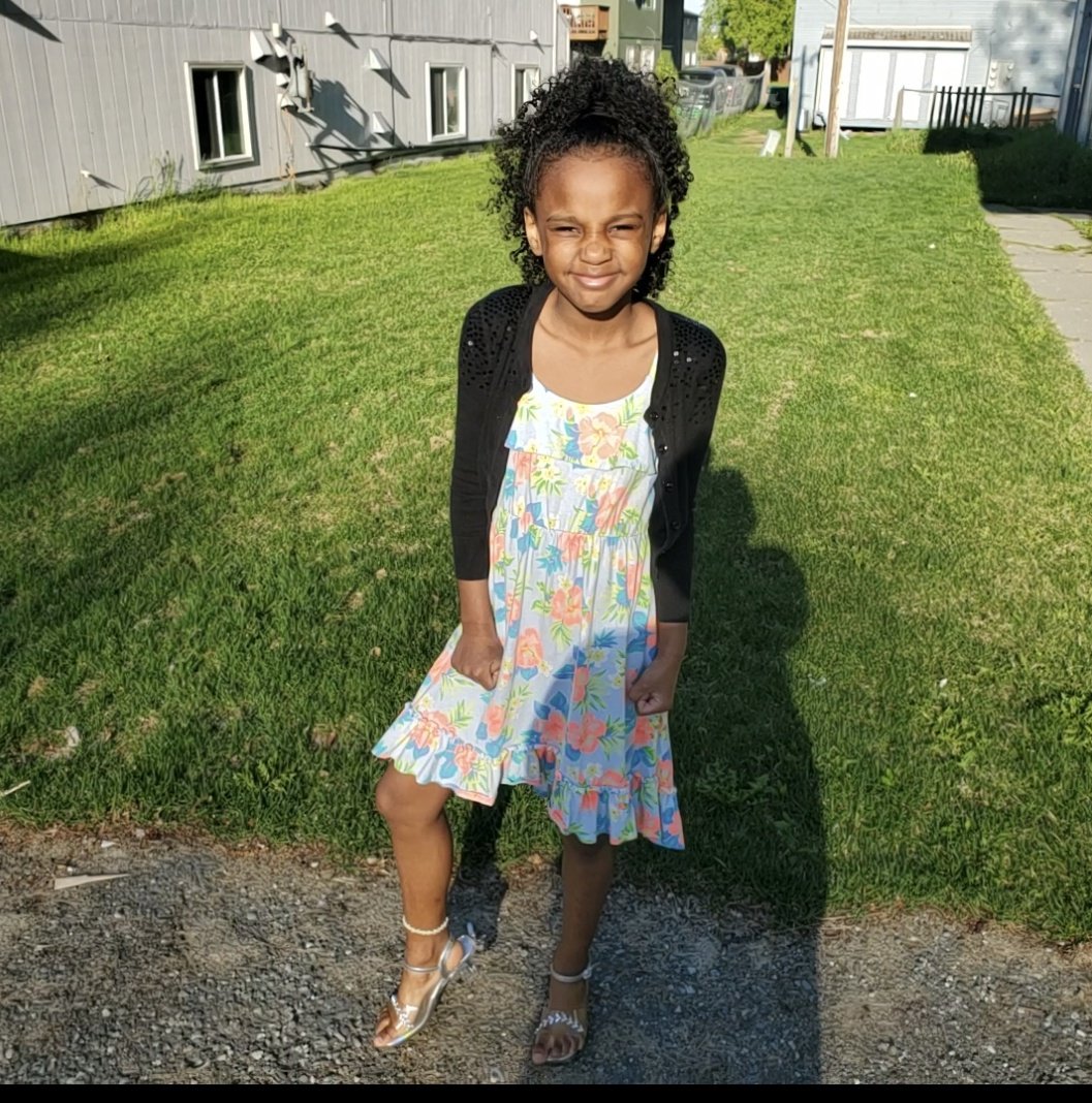BLACKGYPSYMERM1's tweet photo. "Melanin Fiercely Poppin’ on Purpose."
      Stephanie Lahart
#raisingqueens
#BlackGirlMagic
#myvaevae
#2ndheartbeat https://t.co/fsJ1vDYSBq