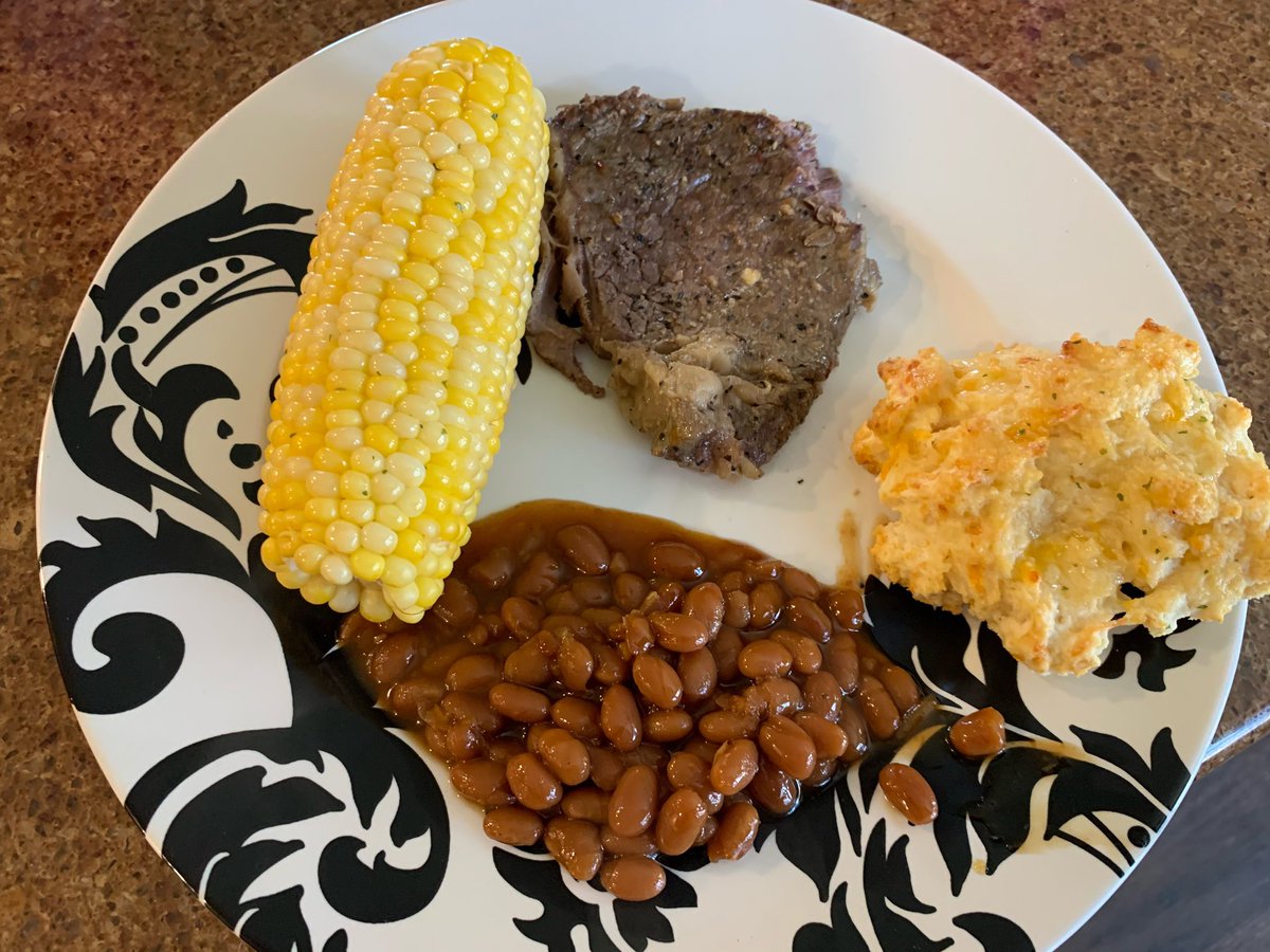 Coach_Neubauer's tweet photo. Ending Spring Break with some good food and a whole lot of basketball ๐ Still canโt look at Sweet corn and not think of my Dad. Some day I will try to beat his 24 ears in one sitting at Sweet Corn Days๐ He always called it his summer Christmas ๐ #SpringBreak2K21 https://t.co/6jPj1oBUAT