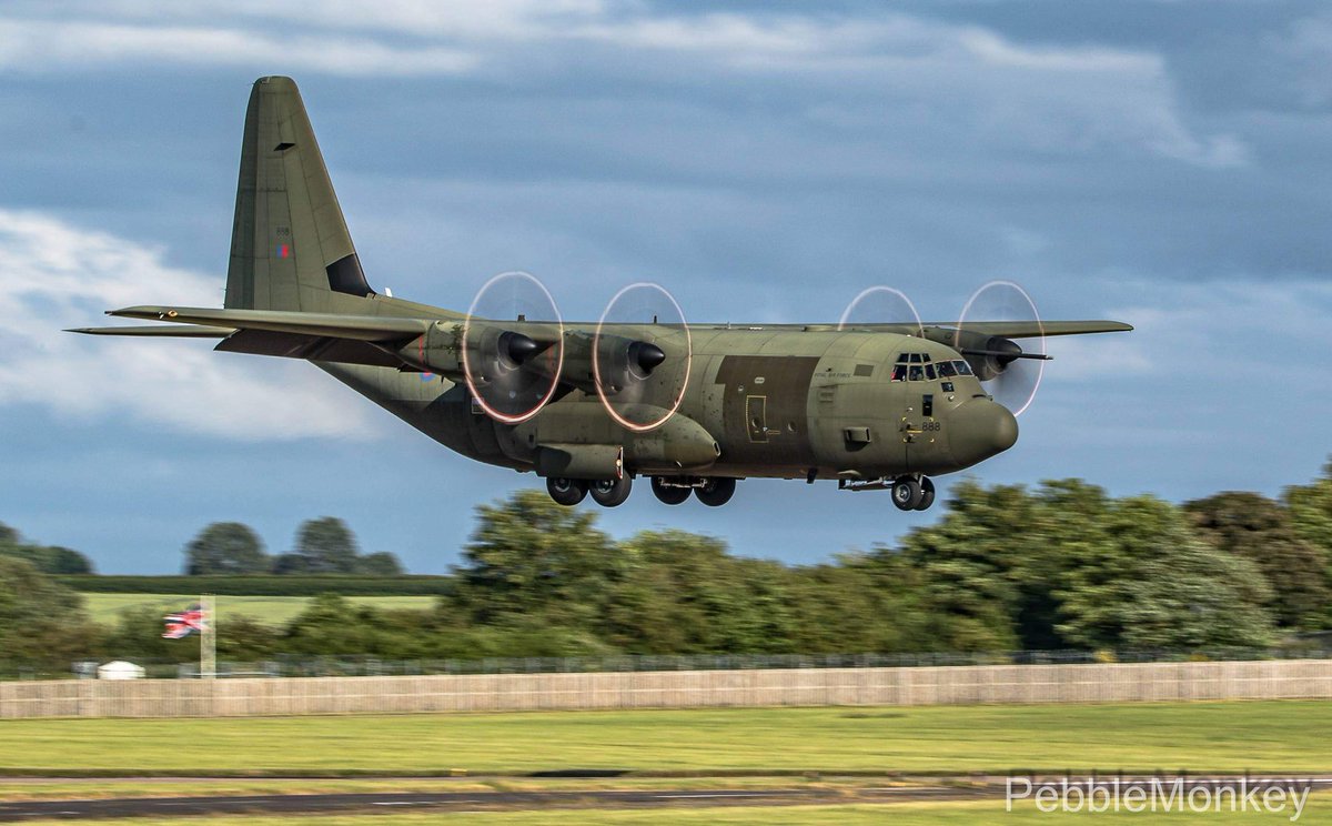MarkbBentley's tweet photo. #C130 #Notlongleft https://t.co/kSrPYLg6Wv