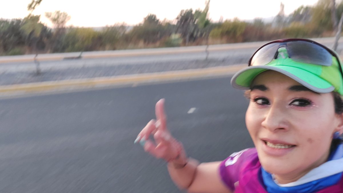 ytelZG's tweet photo. GRACIAS @Indereq_ @QroMaraton #queretaromaraton Inscrita a 10km Pero logré hacer 21km GRACIAS A MI FAMILIA Y AMIG@S💗 https://t.co/5eWyKi3WQv