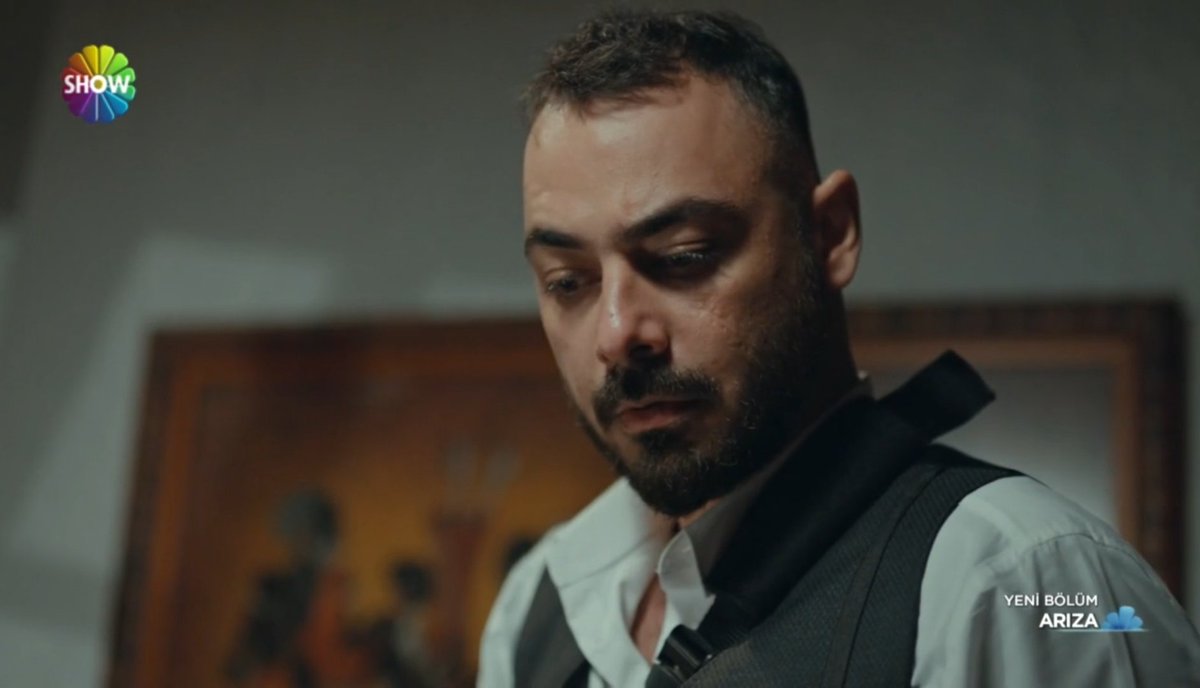 eliekhalil5's tweet photo. I've never seen a more expressive face on a human being! Isn't HE just great? #burakersoylu #ariza #GerçeğiBilsem @olguntoker #GodgivenGift https://t.co/TxcidjObXS