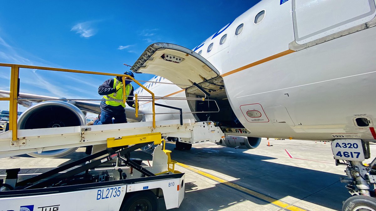 Completing my Airbus A-320 MOCHA Audit 🦺👏🦺 how does a trombone keep employees safe? If you worked at ORD you would know! <a href="/weareunited/">We Are United</a> <a href="/AOSafetyUAL/">AO Safety UAL</a>