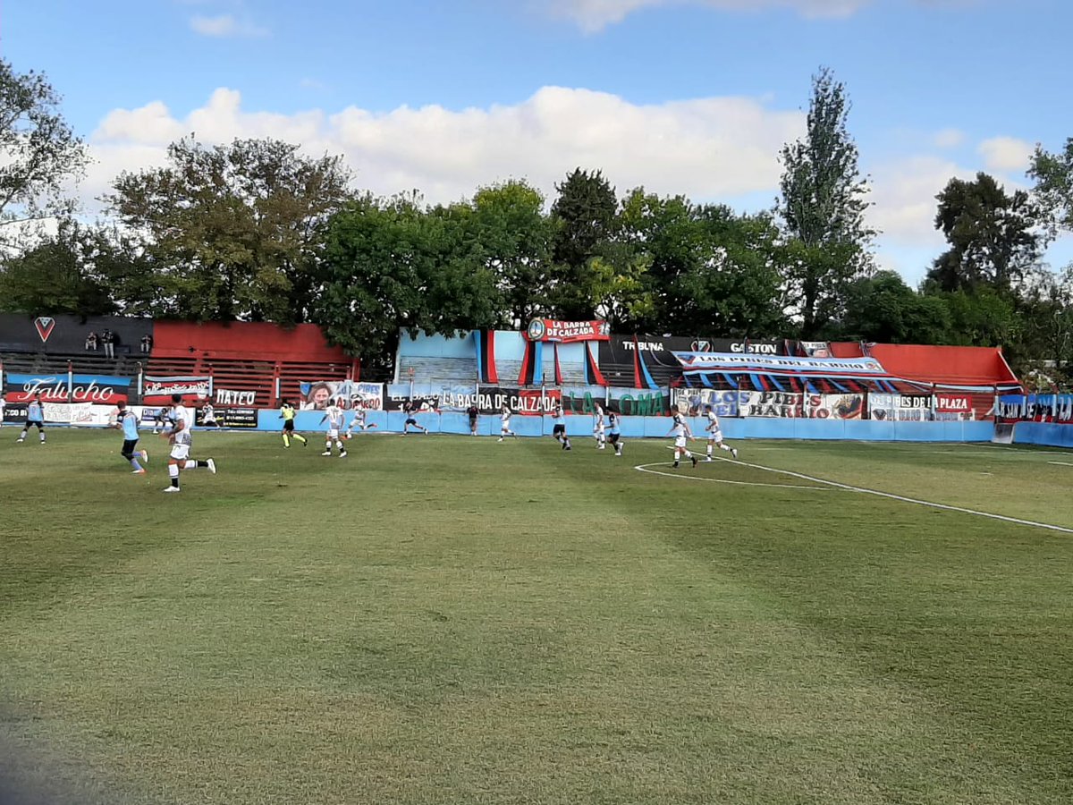 abcbrown_ok's tweet photo. 22ยด PT/ Nueva oportunidad de tiro libre para #Brown! Se acerca el #Tricolor al gol!
#Vamostrico ๐โค๏ธ๐ค
#BroAll
#PrimeraNacional
#Fecha2 https://t.co/qxlE7vT4gV