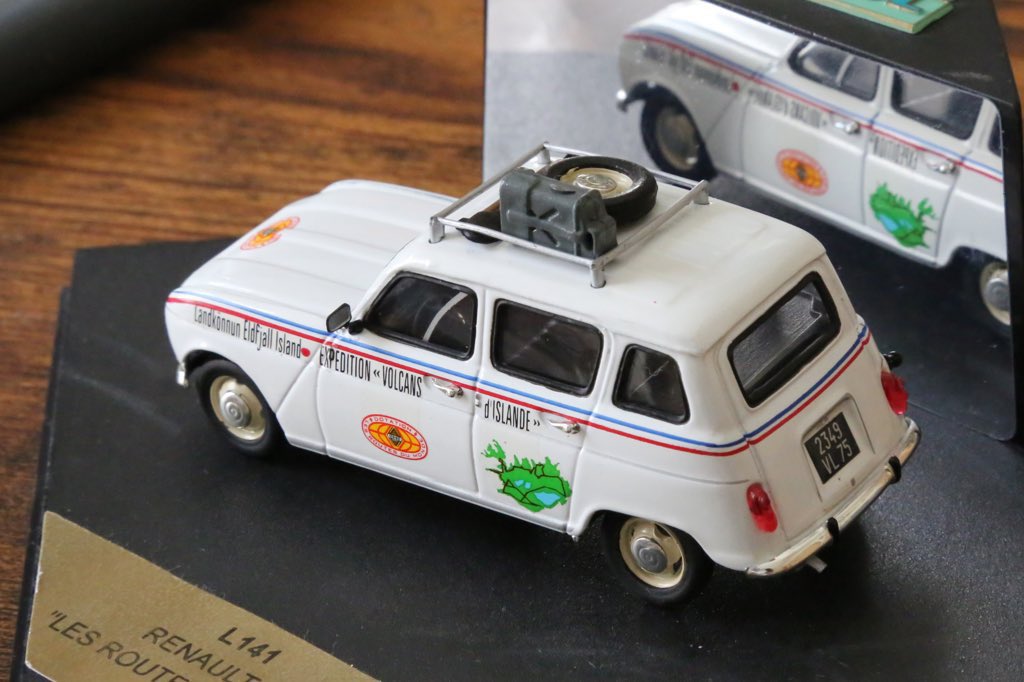 DearPru43803316's tweet photo. VITESSE/ビテス製、RENAULT R4 LES ROUTES DU MONDE。ビテスはポルトガルのメーカーで、たくさんのマニア向け車種をたくさん発表されています。 #雑貨 #ブロカント #ミニカー #ダイキャスト #vittesse #ビテス #renault #ルノー #サンク https://t.co/VfSrSI9eDo