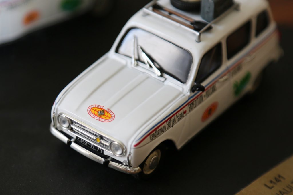 DearPru43803316's tweet photo. VITESSE/ビテス製、RENAULT R4 LES ROUTES DU MONDE。ビテスはポルトガルのメーカーで、たくさんのマニア向け車種をたくさん発表されています。 #雑貨 #ブロカント #ミニカー #ダイキャスト #vittesse #ビテス #renault #ルノー #サンク https://t.co/VfSrSI9eDo