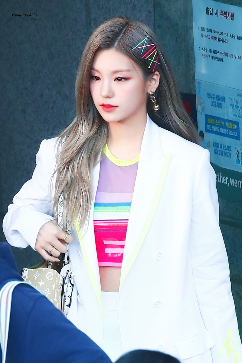 hourlyhwangyeji's tweet photo. #예지 �� #YEJI ✘ @ITZYofficial https://t.co/1lcuu98L2W