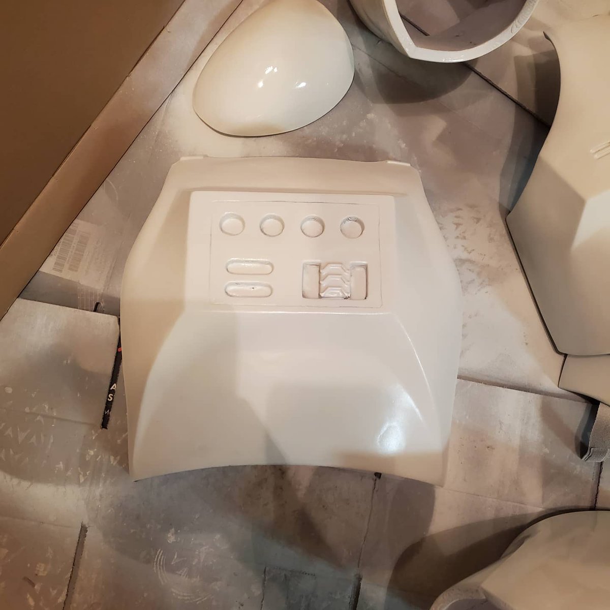 K2ProductionsYT's tweet photo. working on some armor!!! getting some paint down! very excited! #clonewars #starwars #clonearmor #3dprinting https://t.co/7MrQfSMa3s