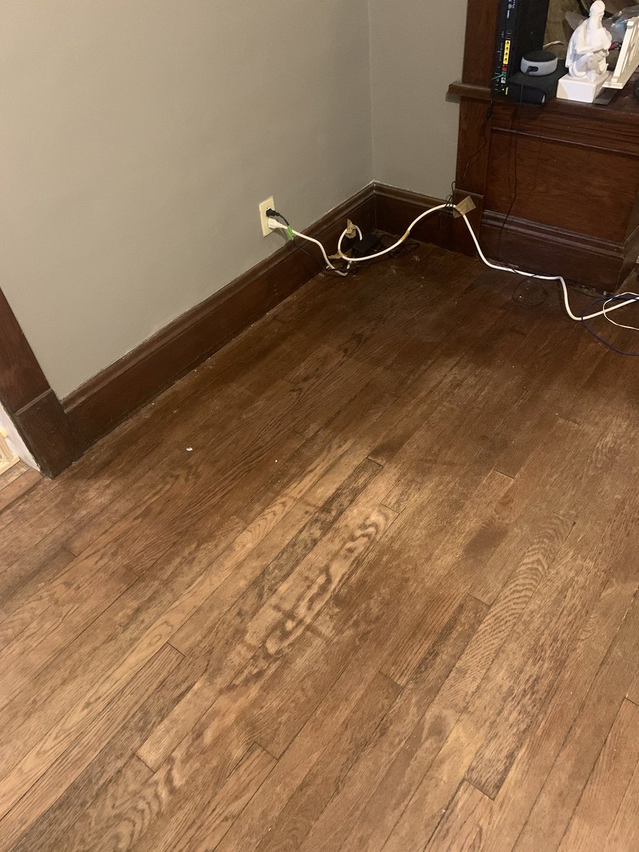 JasonHall87's tweet photo. My weekend project.. New flooring in the downstairs! #INeedAnotherWeekend https://t.co/vcbfDMPwDl