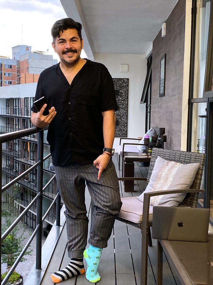 mazcortes's tweet photo. Me uno al #DíaMundialSindromeDown con mis calcetines disparejos en pro de la belleza de la diversidad #DMSD21 #IMSSDiscapacidad https://t.co/raaDAS4NNk