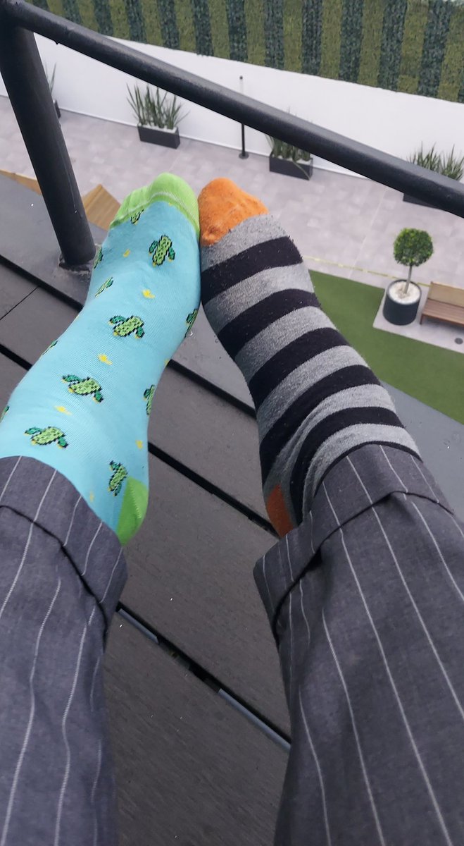 mazcortes's tweet photo. Me uno al #DíaMundialSindromeDown con mis calcetines disparejos en pro de la belleza de la diversidad #DMSD21 #IMSSDiscapacidad https://t.co/raaDAS4NNk