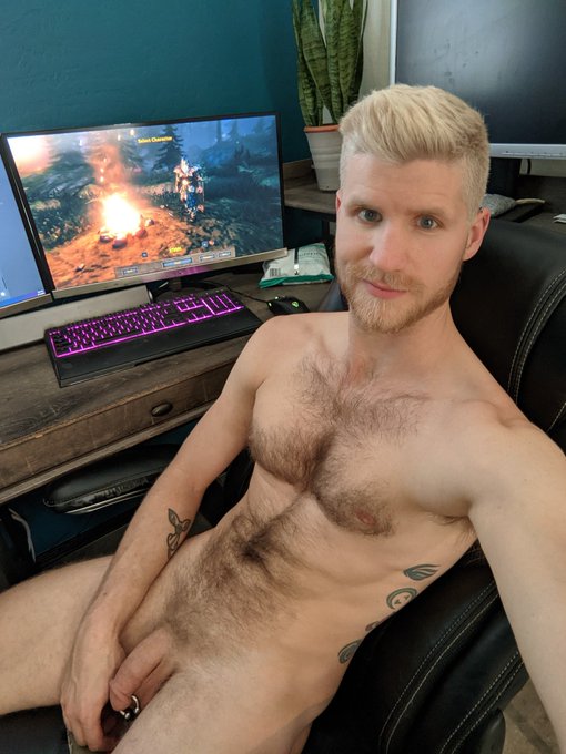 Video games while the husband makes food ?? #gays #gaycock #princealbert #gayotter #gayhairy https://t