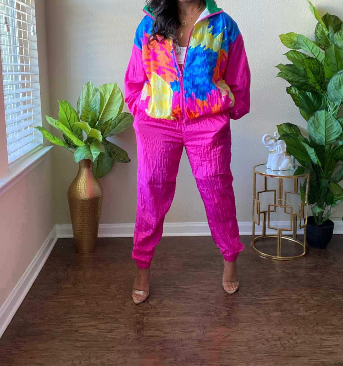 arckiveVR's tweet photo. New Arrivals available now on the site!! Link in bio!
#springfashion #arckivevr #vintageresale #fashionstyle #colors
#classycute #resaleclothing #blackownedclothing https://t.co/uWQlrvUgTW