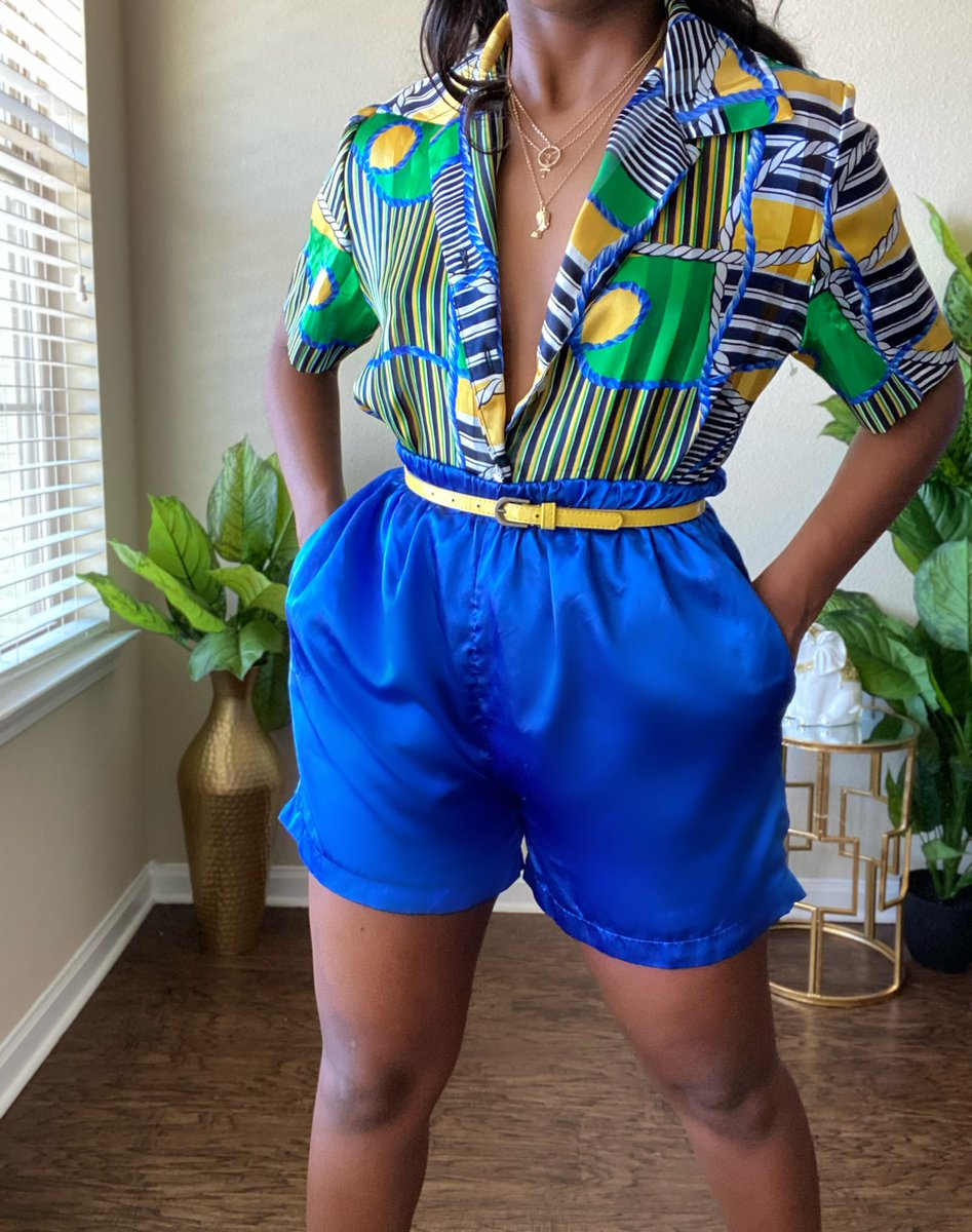 arckiveVR's tweet photo. New Arrivals available now on the site!! Link in bio!
#springfashion #arckivevr #vintageresale #fashionstyle #colors
#classycute #resaleclothing #blackownedclothing https://t.co/uWQlrvUgTW