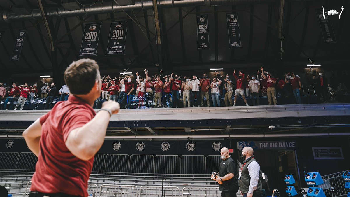 RazorbackMBB's tweet photo. We don't do it without y'all 🐗 https://t.co/R7sEkyprpB