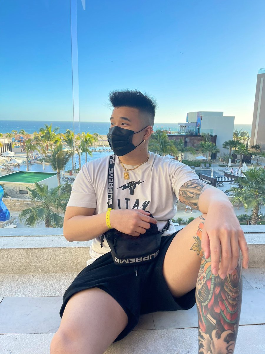 Nkevinnn's tweet photo. finally getting sun instead of taking vitamin d daily 🥲 https://t.co/UDutD70cXh