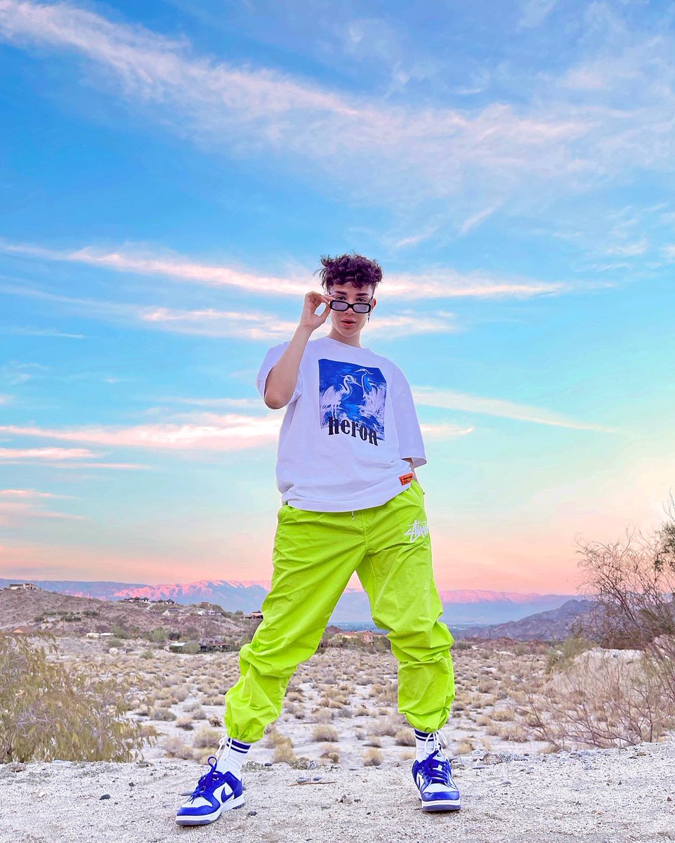 jamescharles's tweet photo. 🌵🌵 https://t.co/QN8vWmPkTy