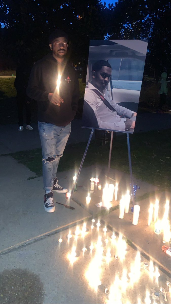NFLMaliik's tweet photo. Lost a few homies
And the grief still sittin on us
So we got their names written on us. 👼 #LLTrippy 1️⃣0️⃣0️⃣0️⃣ https://t.co/himOoLDjcY